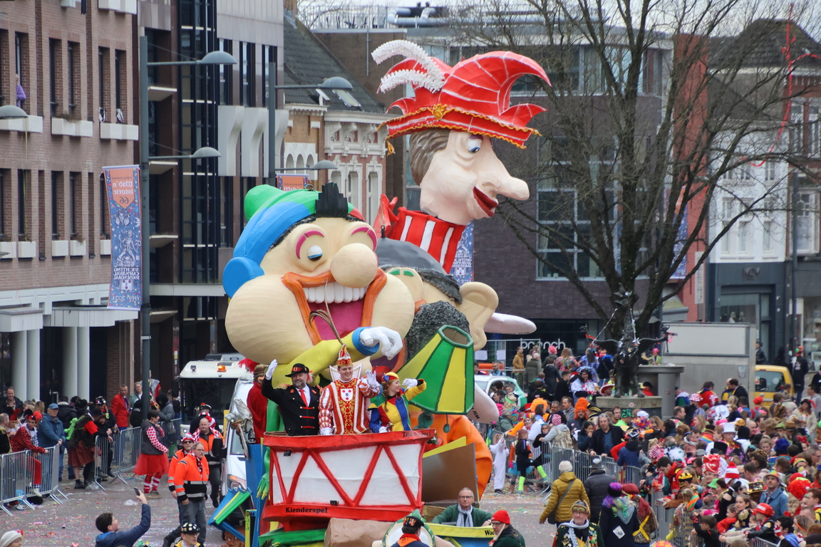Optocht over de Markt