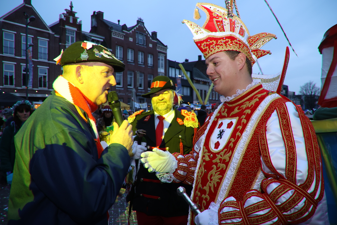 Sfeerbeelden optocht in o.a. de Molenstraat