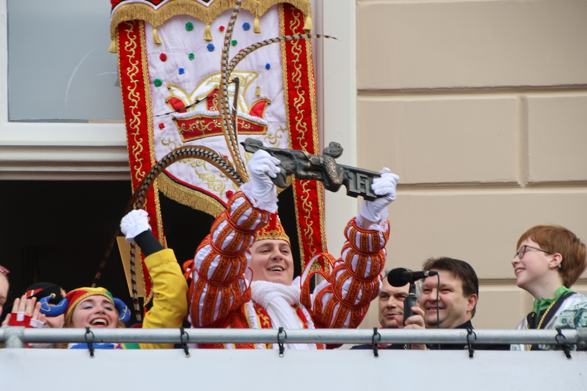 Sleuteloverdracht op het Raadhuis