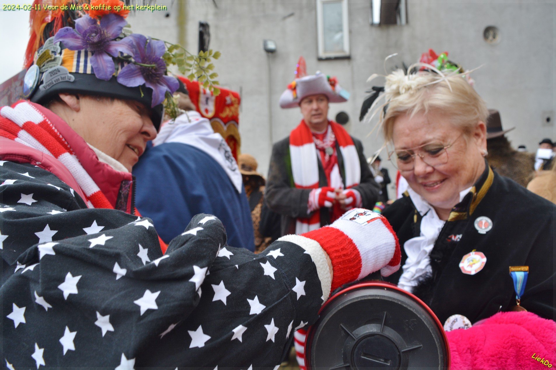2024-02-11 Vòòr de H.Mis / Koffie op het Kerkplein