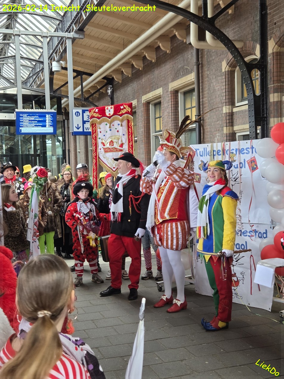 2026-02-14 Ontvangst op t Station - Intocht - Sleuteloverdracht,